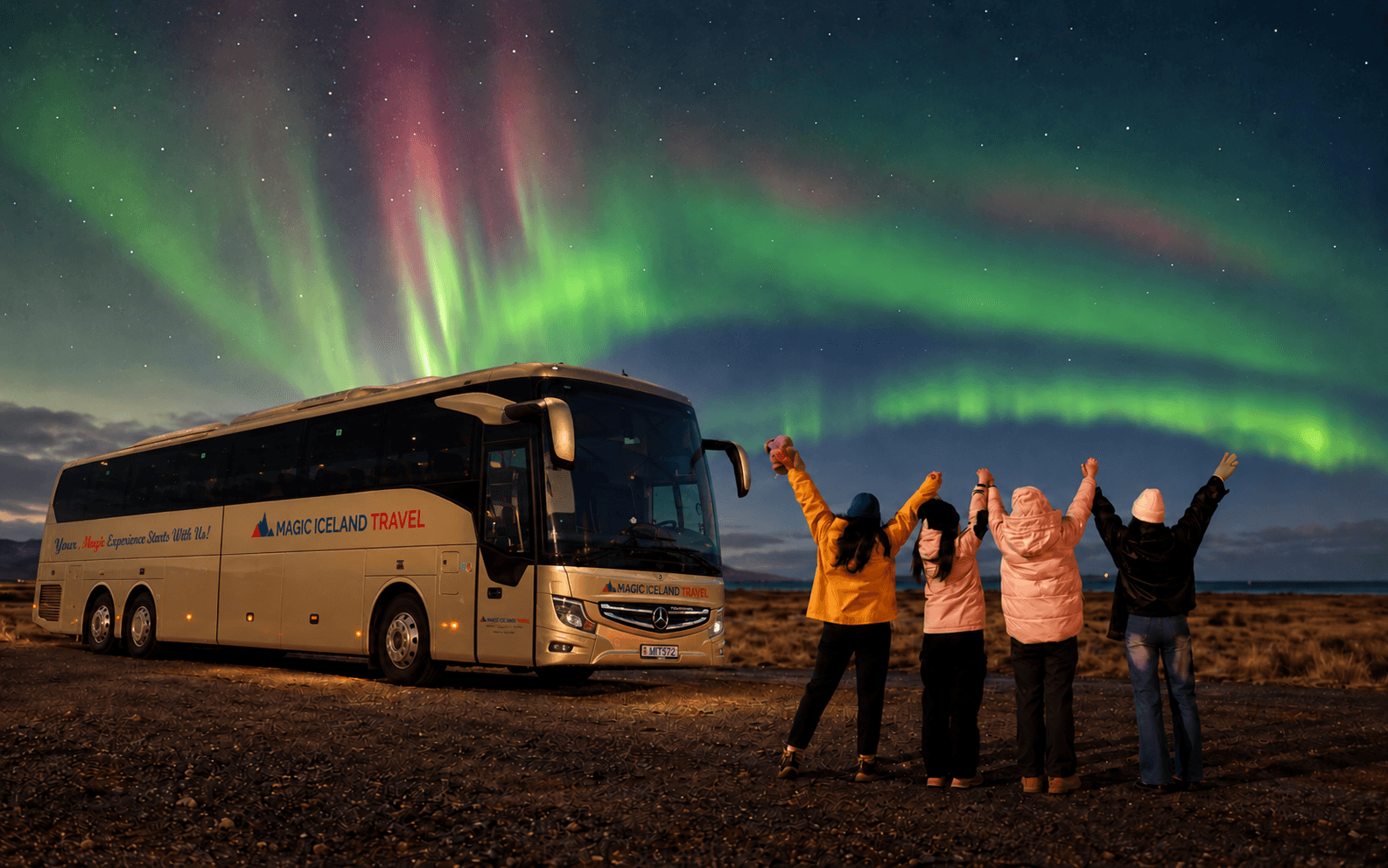 Reykjavik: Northern Lights Coach Tour with Local Hunters: supplier photo