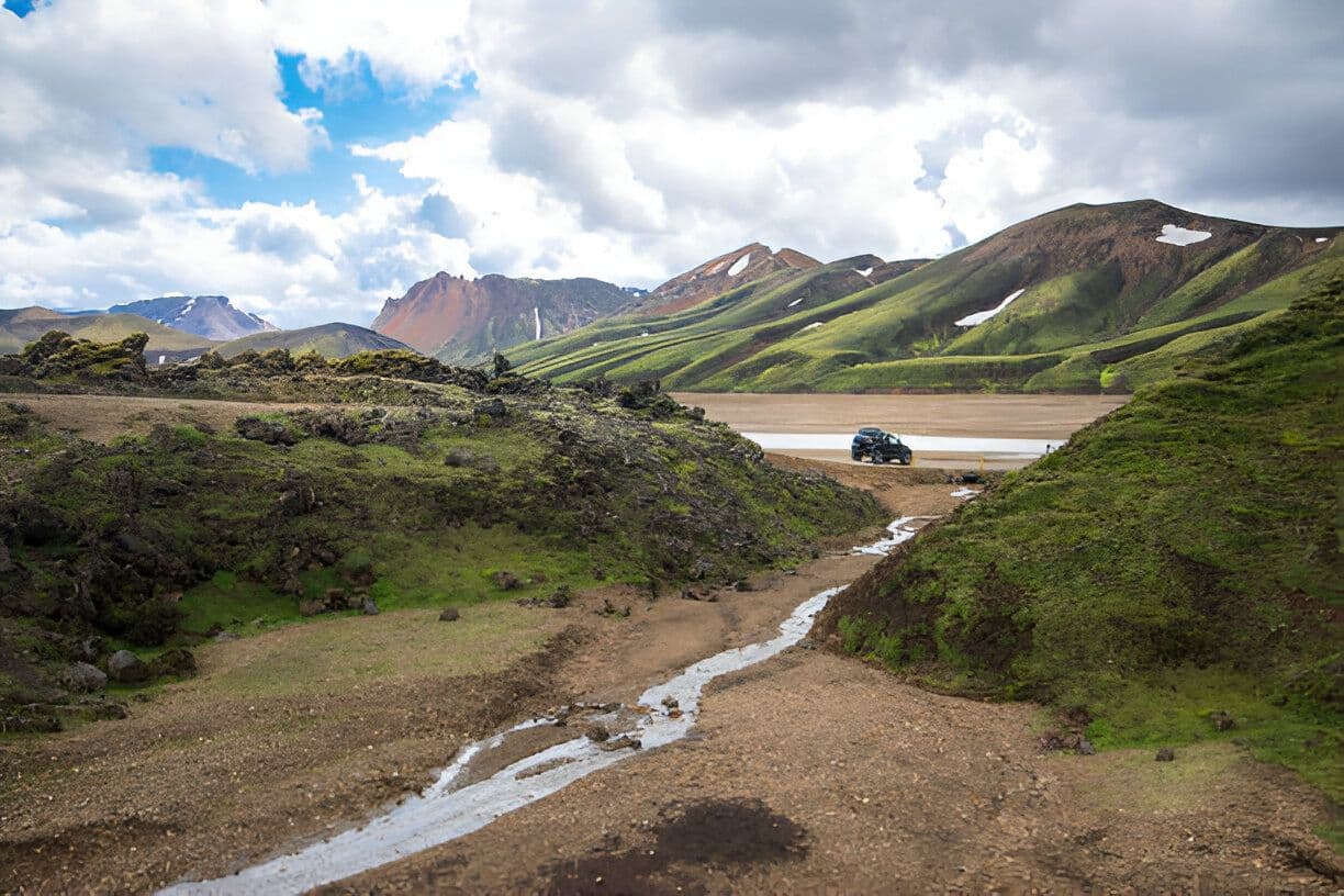 Private Landmannalaugar Super Jeep 4x4 Tour from Reykjavik: supplier photo 2