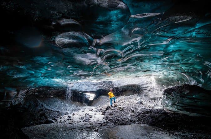 Jökulsárlón: Visit a Natural Blue Ice Cave: photo supplied by the booking partner