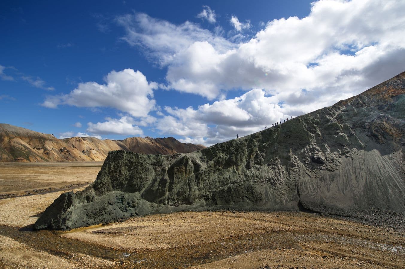 Highlands Bus Transfer: Reykjavik / Hella to the Landmannalaugar: supplier photo 2