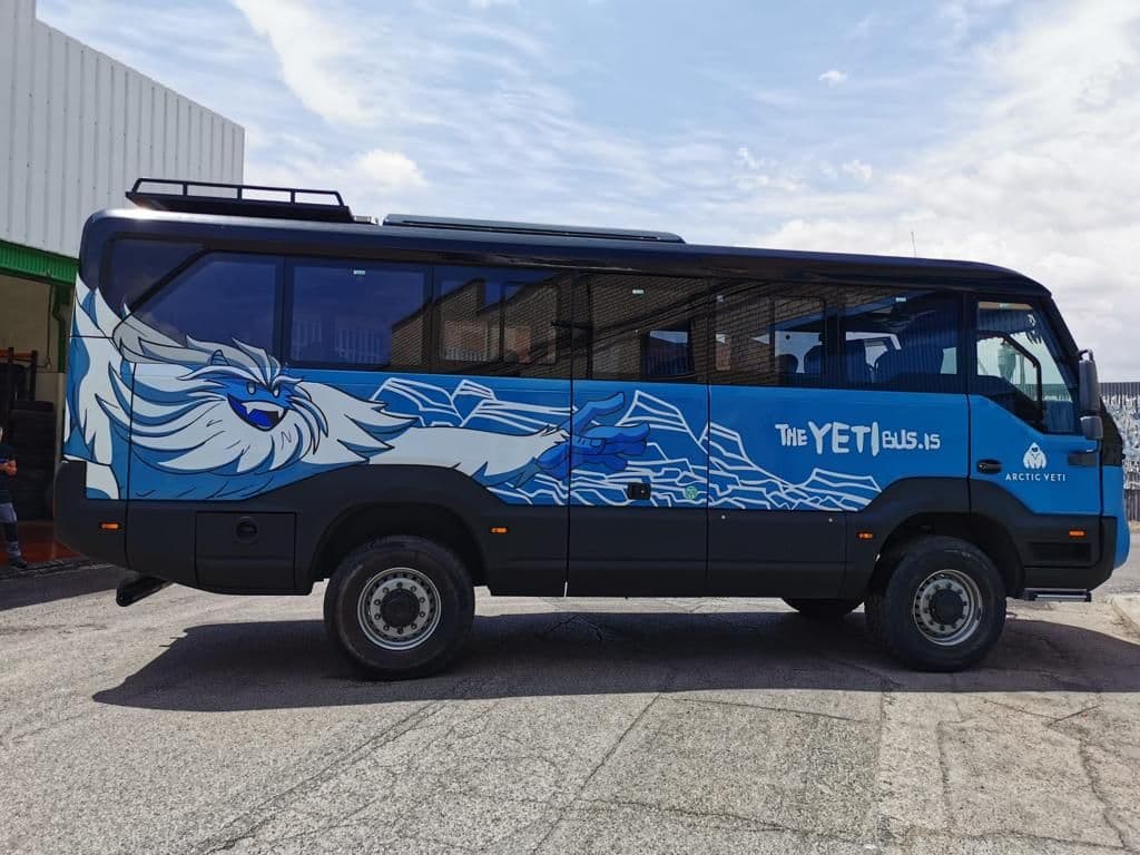 Highlands Bus Transfer: Reykjavik / Hella to the Landmannalaugar: supplier photo 3
