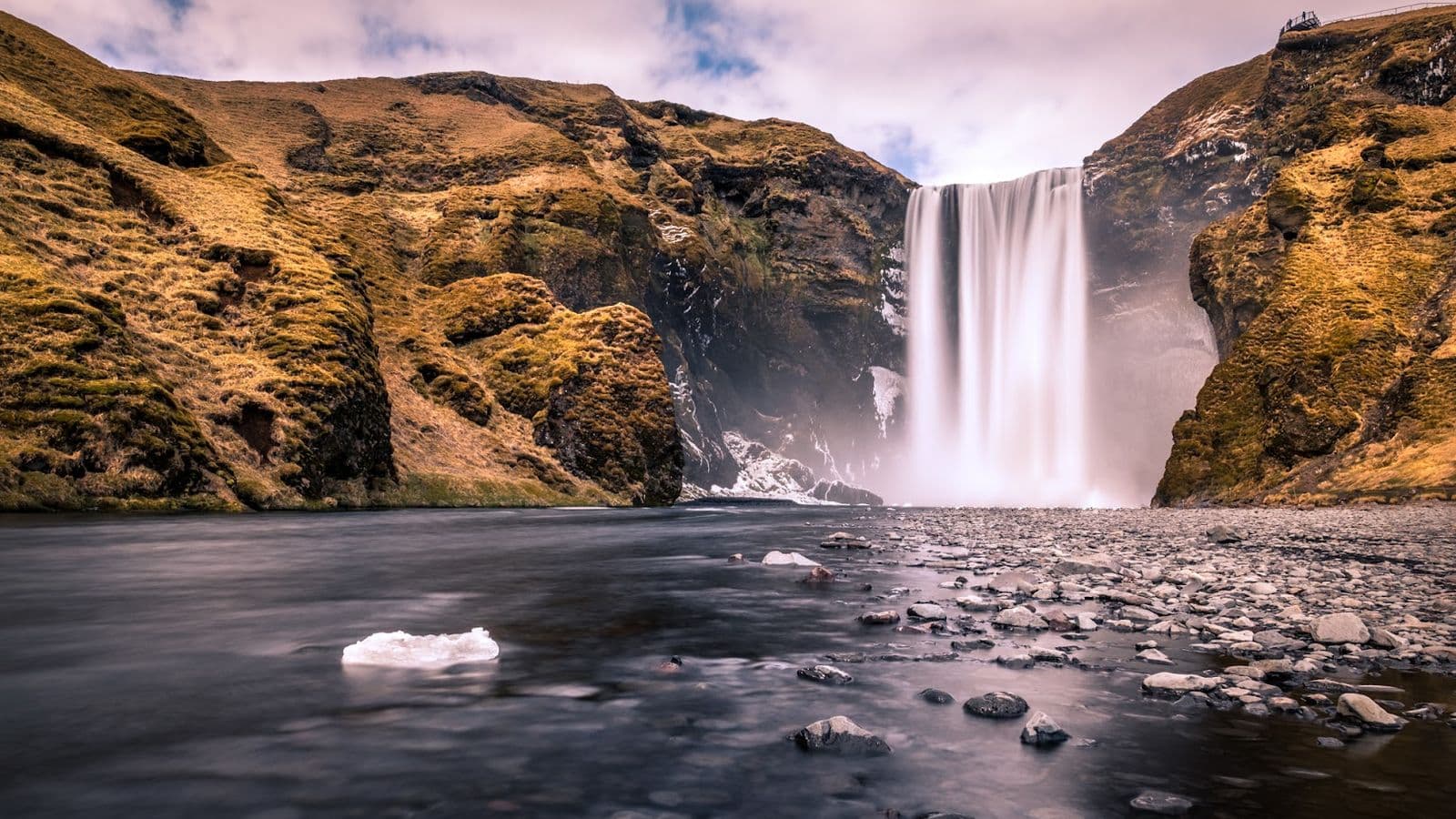 South Coast Adventure in Spanish: Small Group Tour from Reykjavik: supplier photo 2