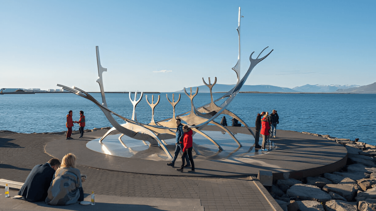 Private Reykjavik City Tour in Multi-Language Guide Options: supplier photo 2