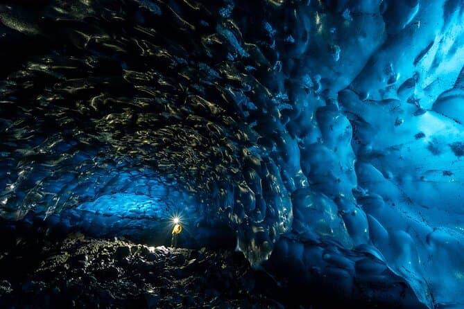 Jökulsárlón: Visit a Natural Blue Ice Cave: photo supplied by the booking partner
