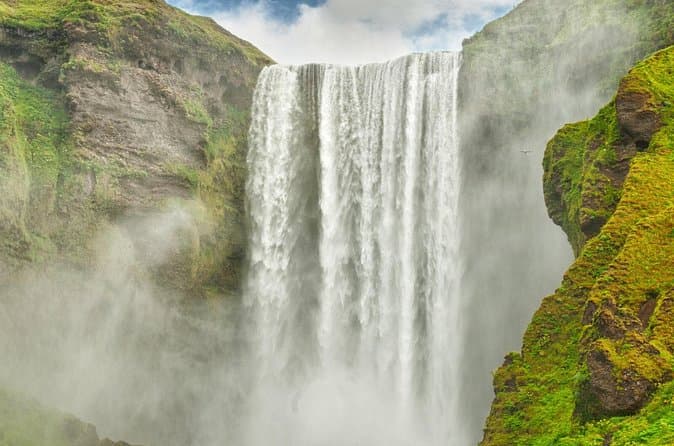 South Coast Tour: Waterfalls, Glaciers and Black Sand Beach: supplier photo 4