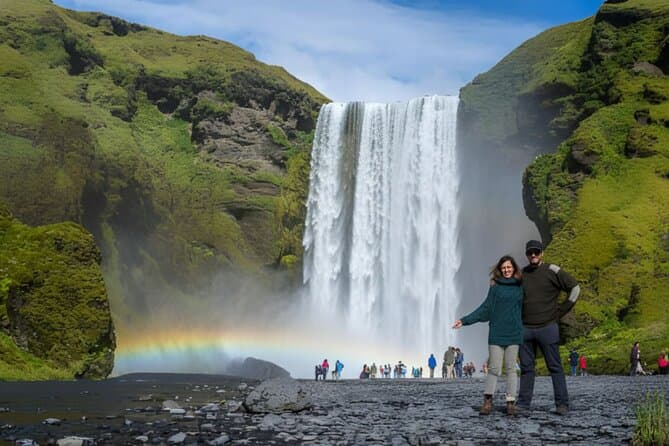South Coast Adventure in Spanish: Small Group Tour from Reykjavik: supplier photo 3