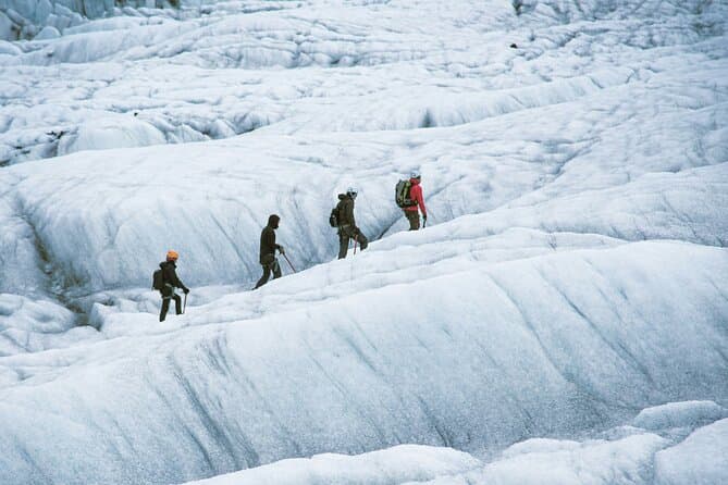 Private Glacier Hike on Sólheimajökull: supplier photo 2