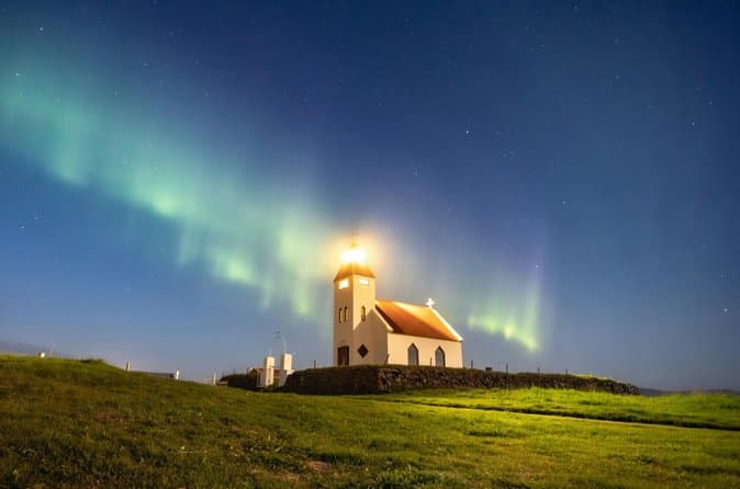 English Guided Northern Lights Tour with Snacks: supplier photo