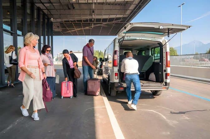 Private Transfer by Van Keflavik Airport To or From Reykjavik: photo supplied by the booking partner