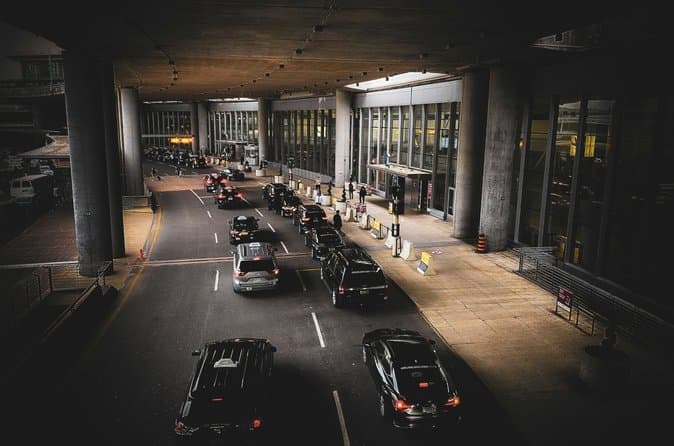 Private Transfer Between Keflavik Airport And Reykjavik City: photo supplied by the booking partner